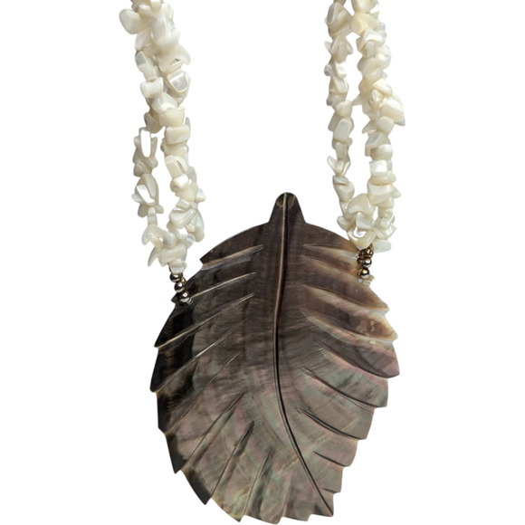Mother of Pearl Abalone Shell Leaf Pendant Chunky Necklace Vtg Coastal Jewelry - Picture 6 of 11